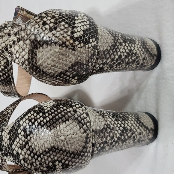 Forever Womens Ankle Strap Heels Faux Snakeskin  Black Tan Size 6 EUC - Picture 8 of 13
